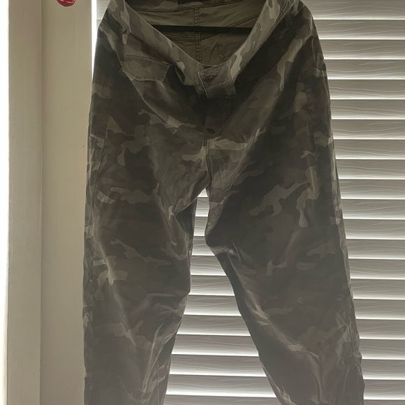 Express camo pants - Picture 1 of 2